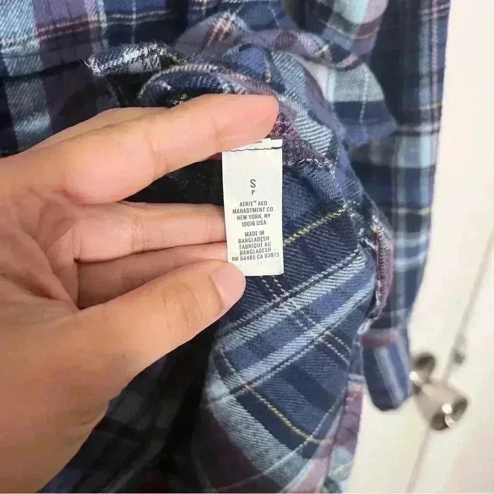 AERIE Pink Navy Blue Button Up Long Sleeve Flannel | size small - Picture 3 of 7